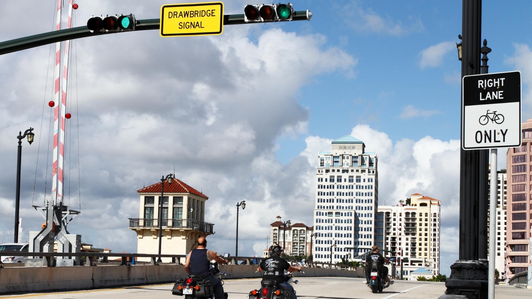 florida-woman-drawbridge