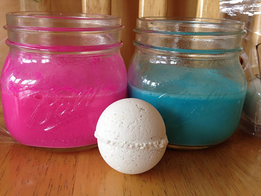 gender-reveal-bath-bomb-blue-pink.jpg