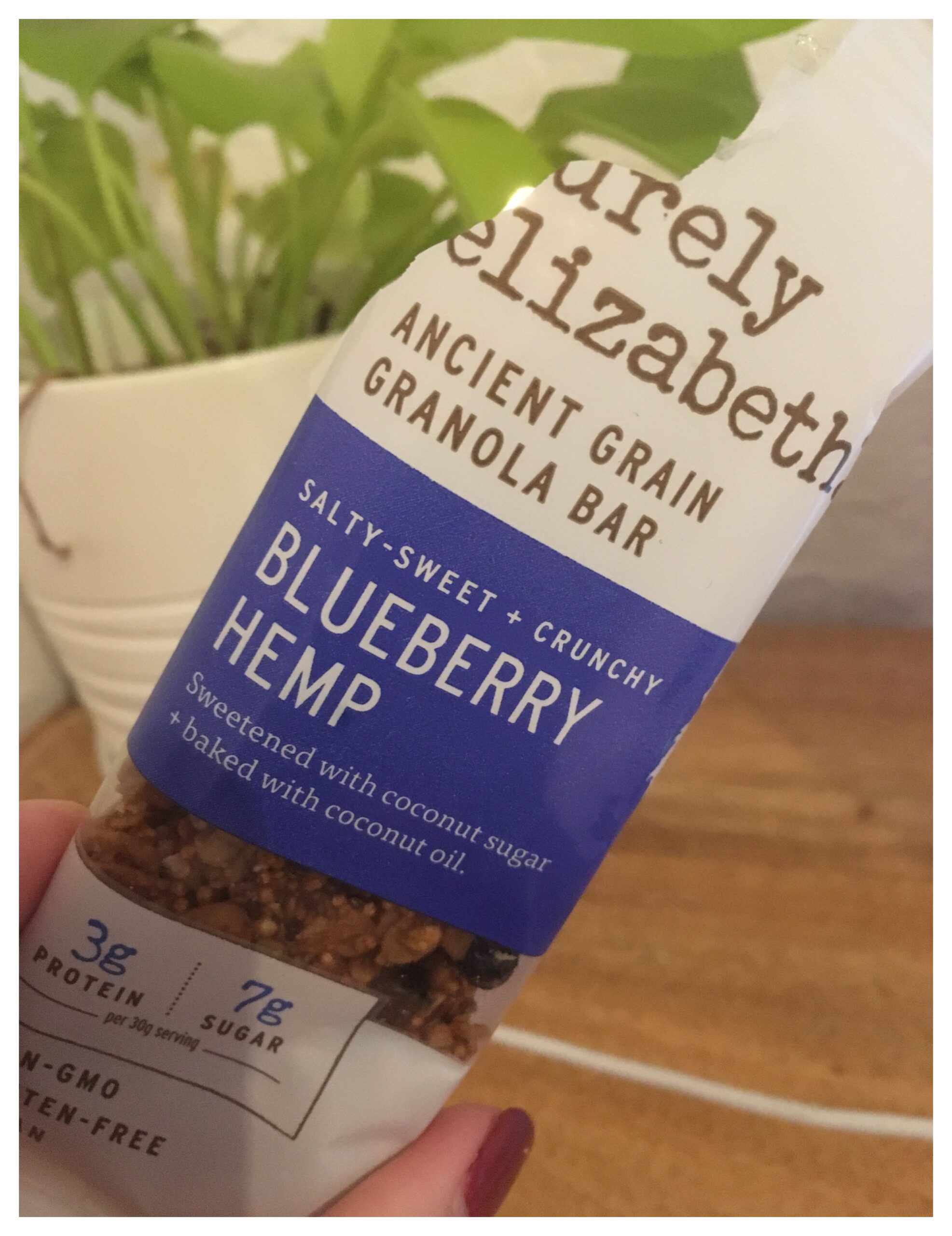 hungryroot-blueberry-granola-bar.jpg