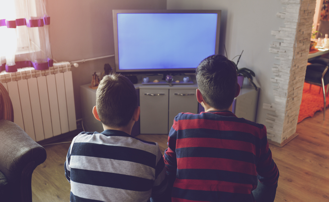 KIds in front of TV