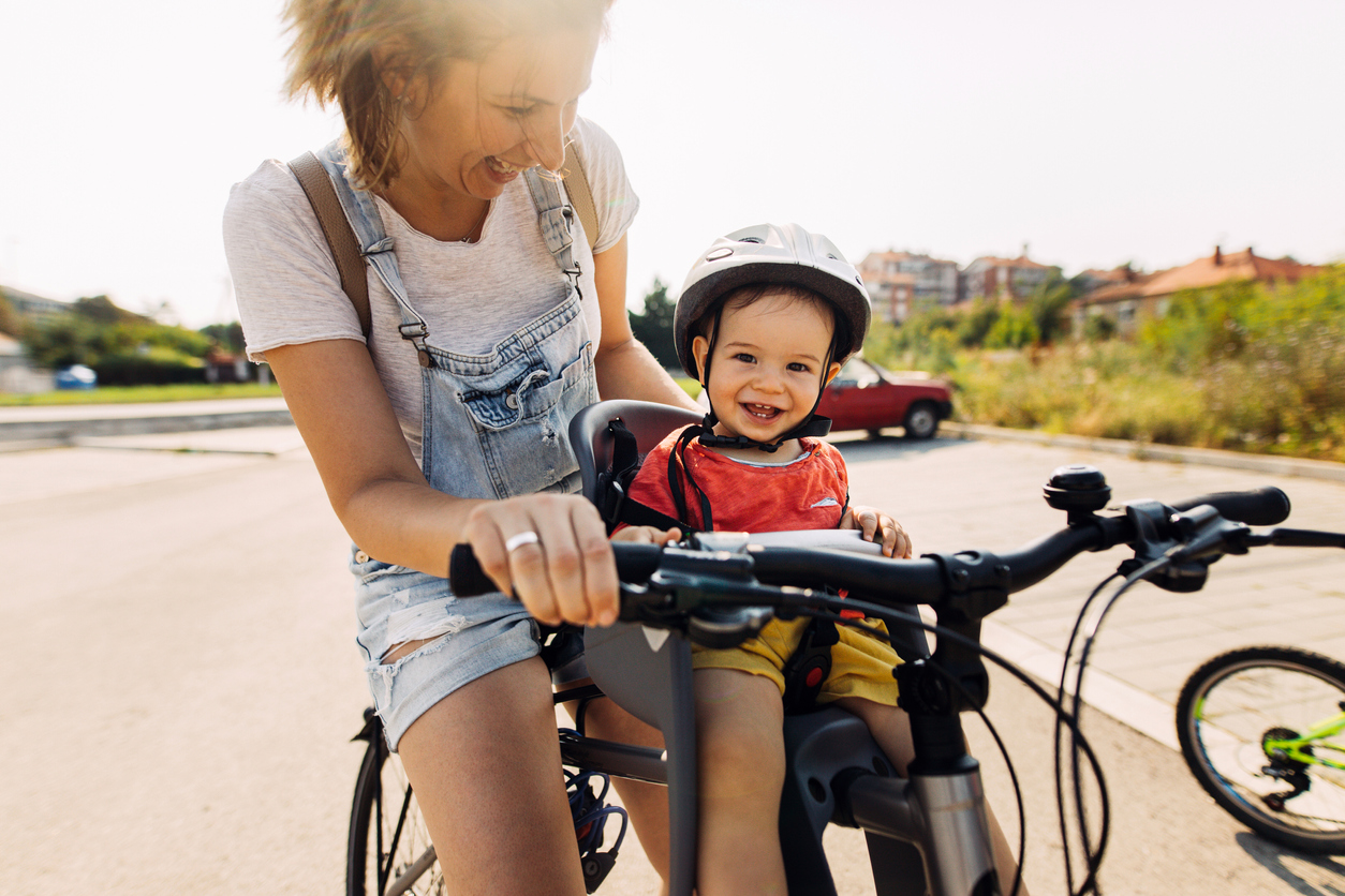 Smiling little cycler