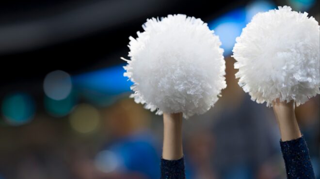 Cheerleading pompoms