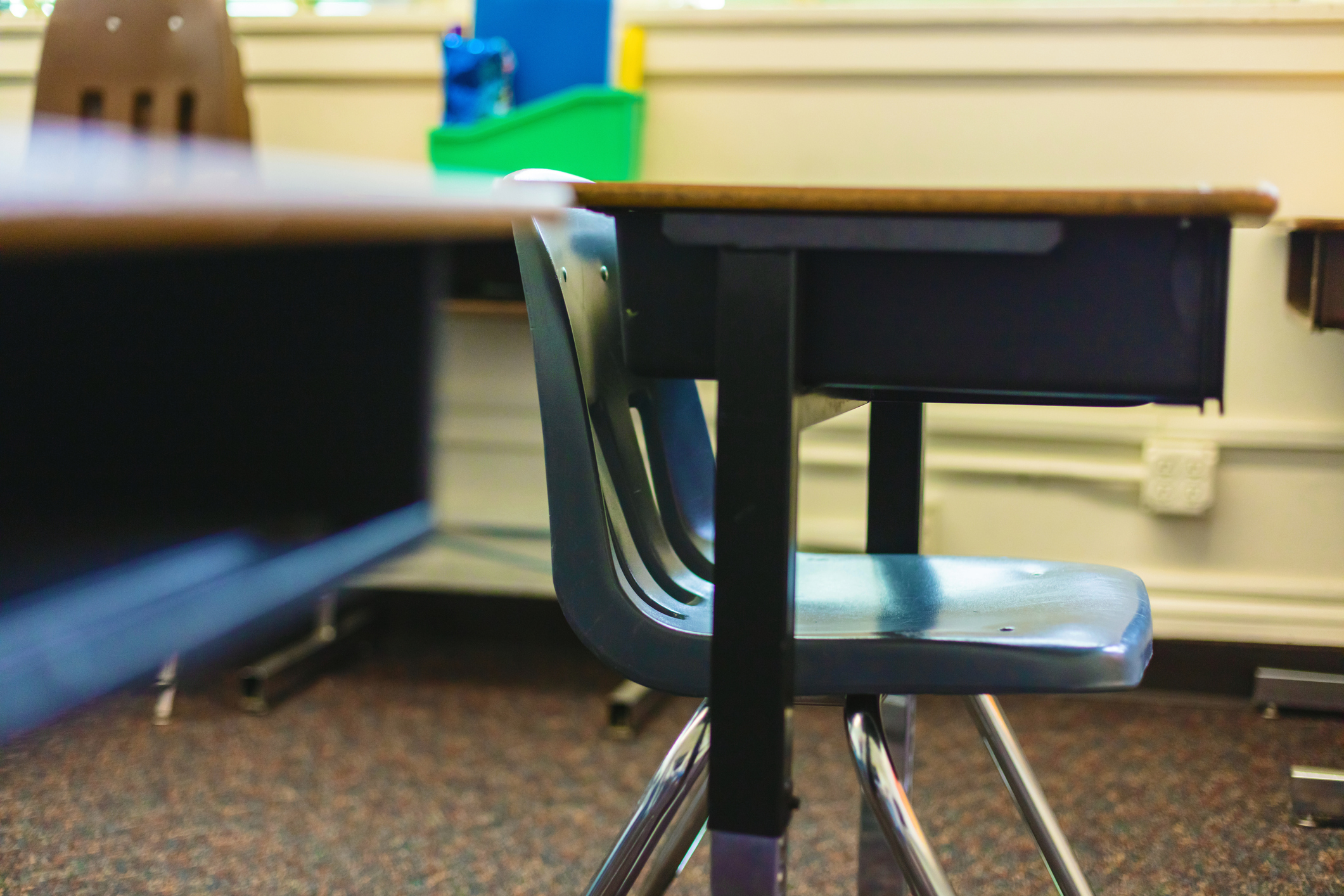 Classroom_Desk_Chairs