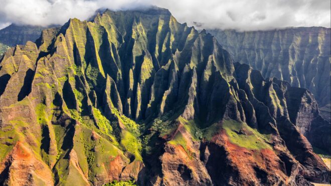 Hawaii Mountain iStock-1347331533