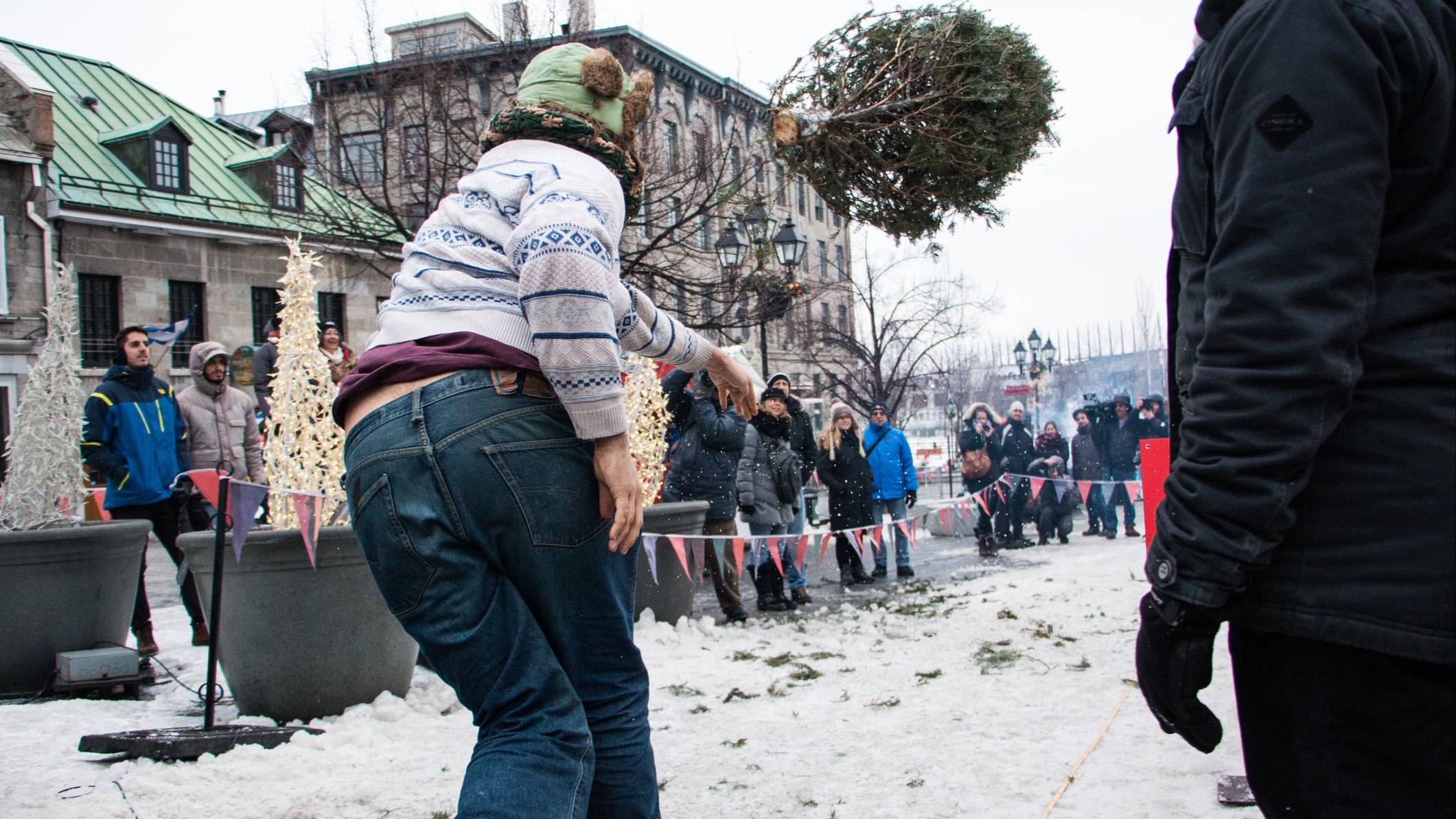 Christmas tree throwing