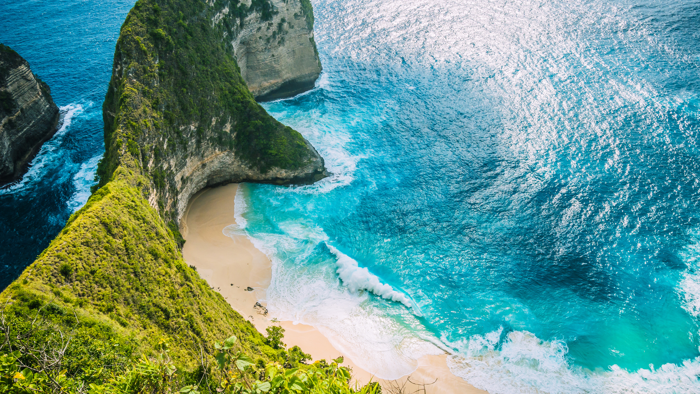 Manta Bay or Kelingking Beach on Nusa Penida Island, Bali, Indonesia