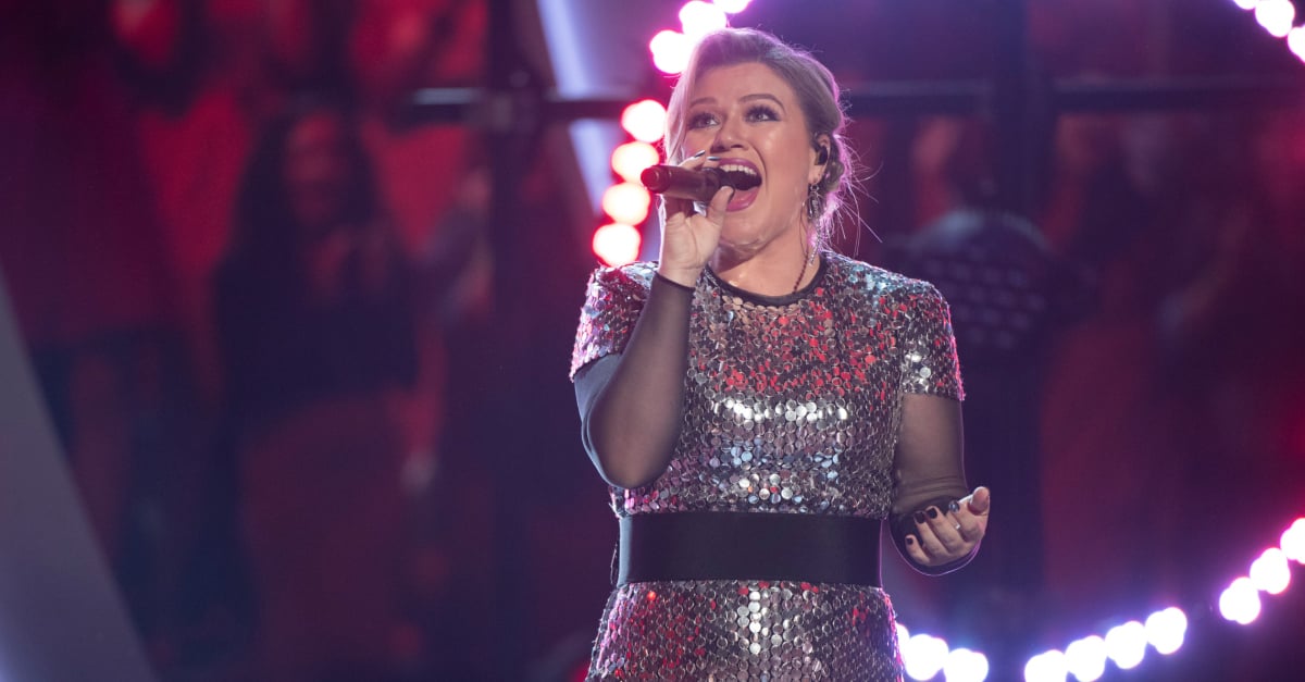 kelly-clarkson-shallow