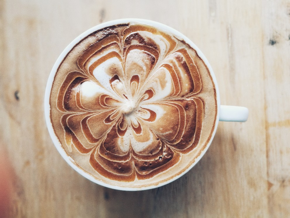 latte-art-hot-coffee_t20_R6AQ1m.jpg