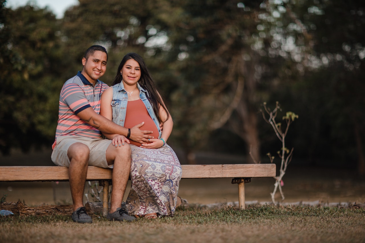 man-and-woman-sitting-beside-each-other-1467382.jpg