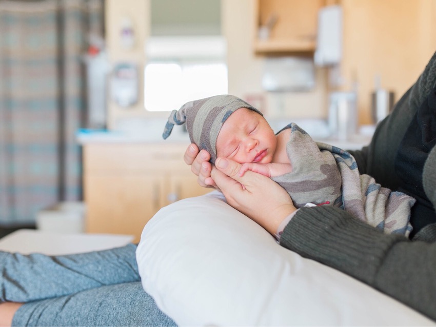 so-tiny-in-moms-hands_t20_d1d6bl.jpg