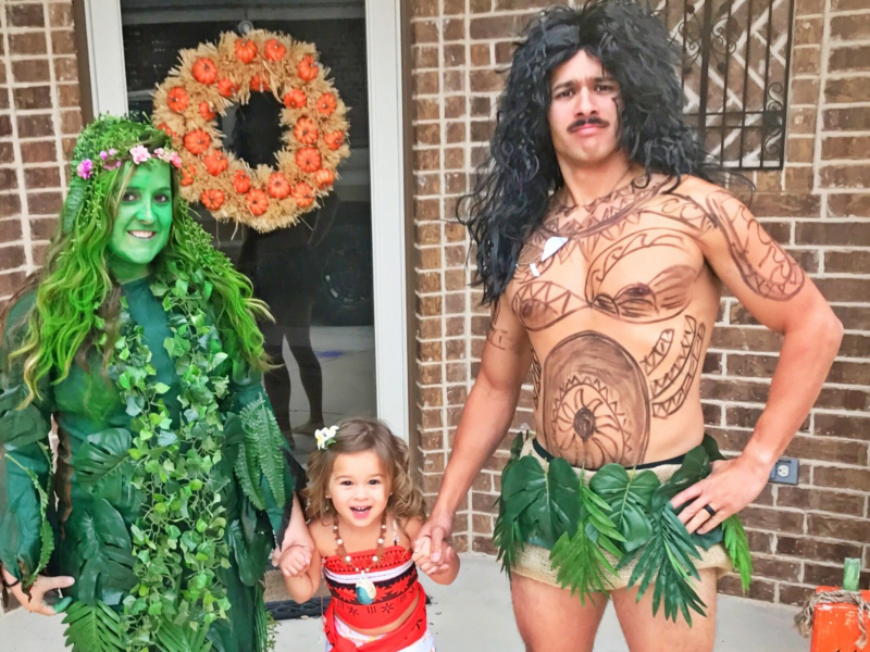 te-fiti-moana-and-maui-ready-to-trick-or-treat_t20_eoJXxL-1.jpg