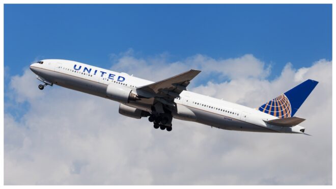 united-airlines-plane-baby