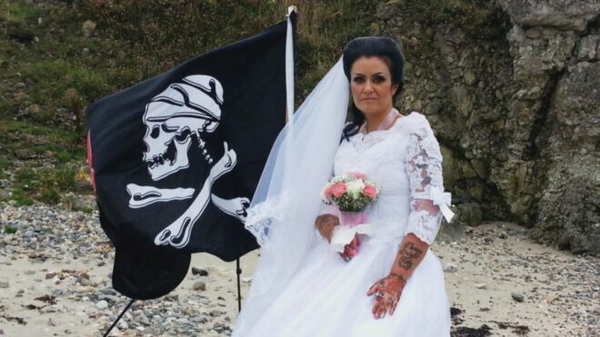 woman divorces 300 year old ghost pirate