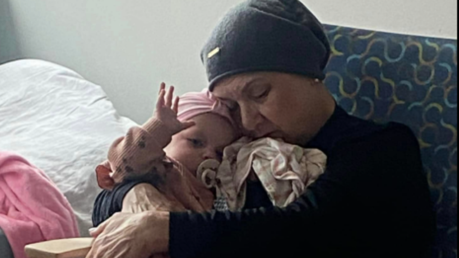 Grandmother And Granddaughter Battle Cancer At The Same Time(02)