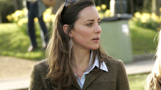 Kate Middleton Attends The First Day Of The Cheltenham Festival Race Meeting. . (Photo by Mark Cuthbert/UK Press via Getty Images)