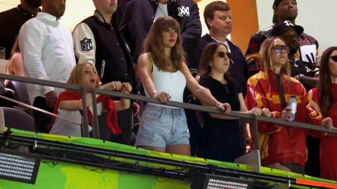 NEW ORLEANS, LOUISIANA - FEBRUARY 09: (L-R) Ashley Avignone, Taylor Swift, Alana Haim and Este Haim attend Super Bowl LIX at Caesars Superdome on February 09, 2025 in New Orleans, Louisiana. (Photo by Gregory Shamus/Getty Images)