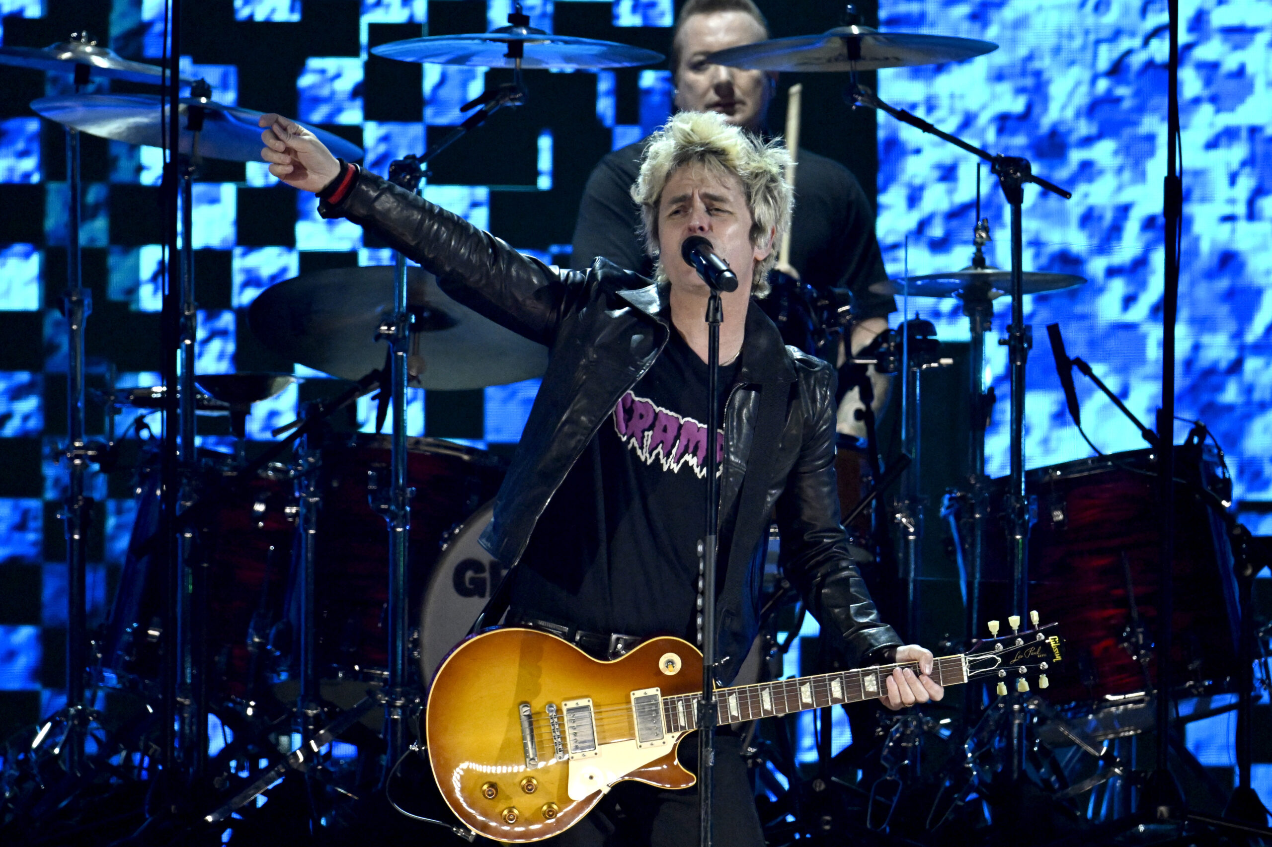 INGLEWOOD, CALIFORNIA - JANUARY 30: Billie Joe Armstrong of Green Day performs onstage during the FIREAID Benefit Concert for California Fire Relief at The Kia Forum on January 30, 2025 in Inglewood, California. (Photo by Scott Dudelson/Getty Images for FIREAID)