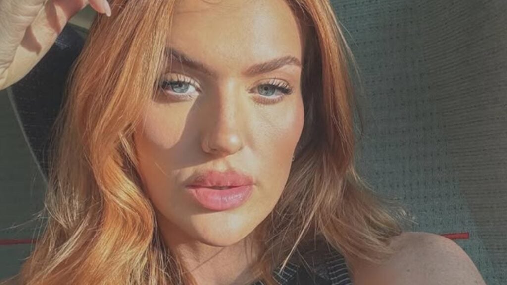 OnlyFans Model With 2 Vaginas Makes Small Fortune