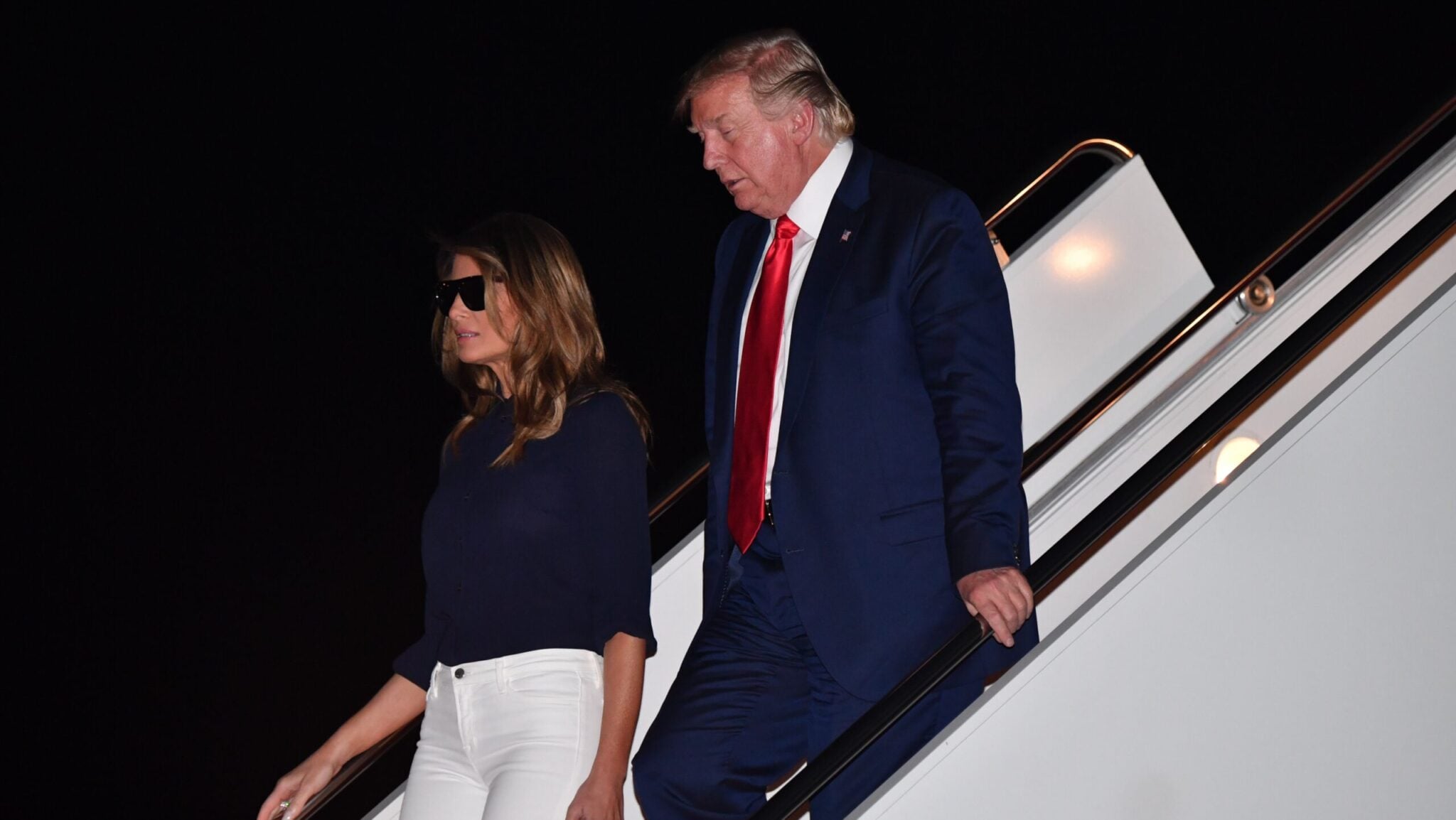melania-trump-s-sunglasses-spark-conspiracy-theories