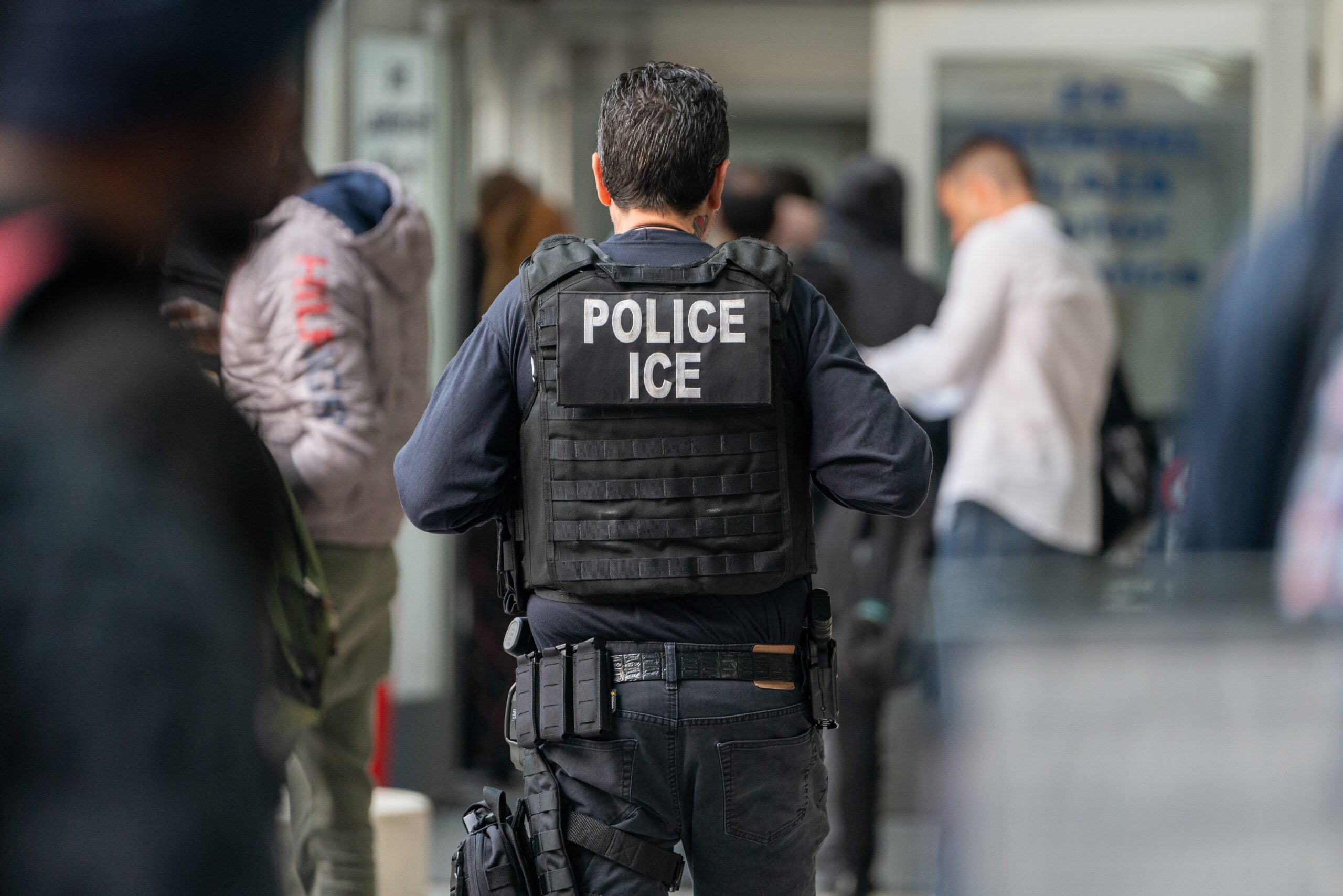 ICE agent monitors hundreds of asylum seekers