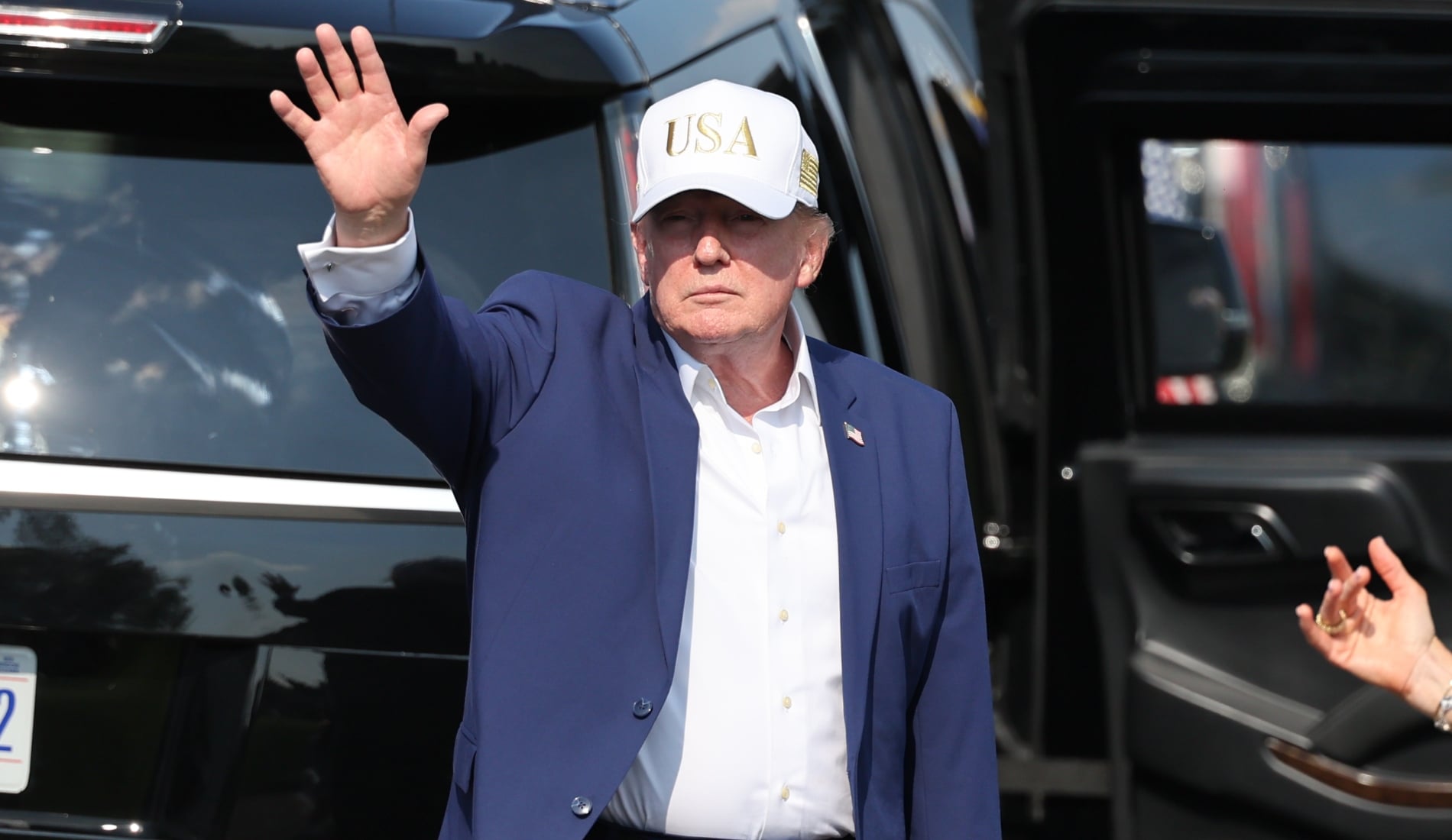 Donald Trump’s Latest AI Photo Gets Awkward After People Compare It To What He Actually Looked Like