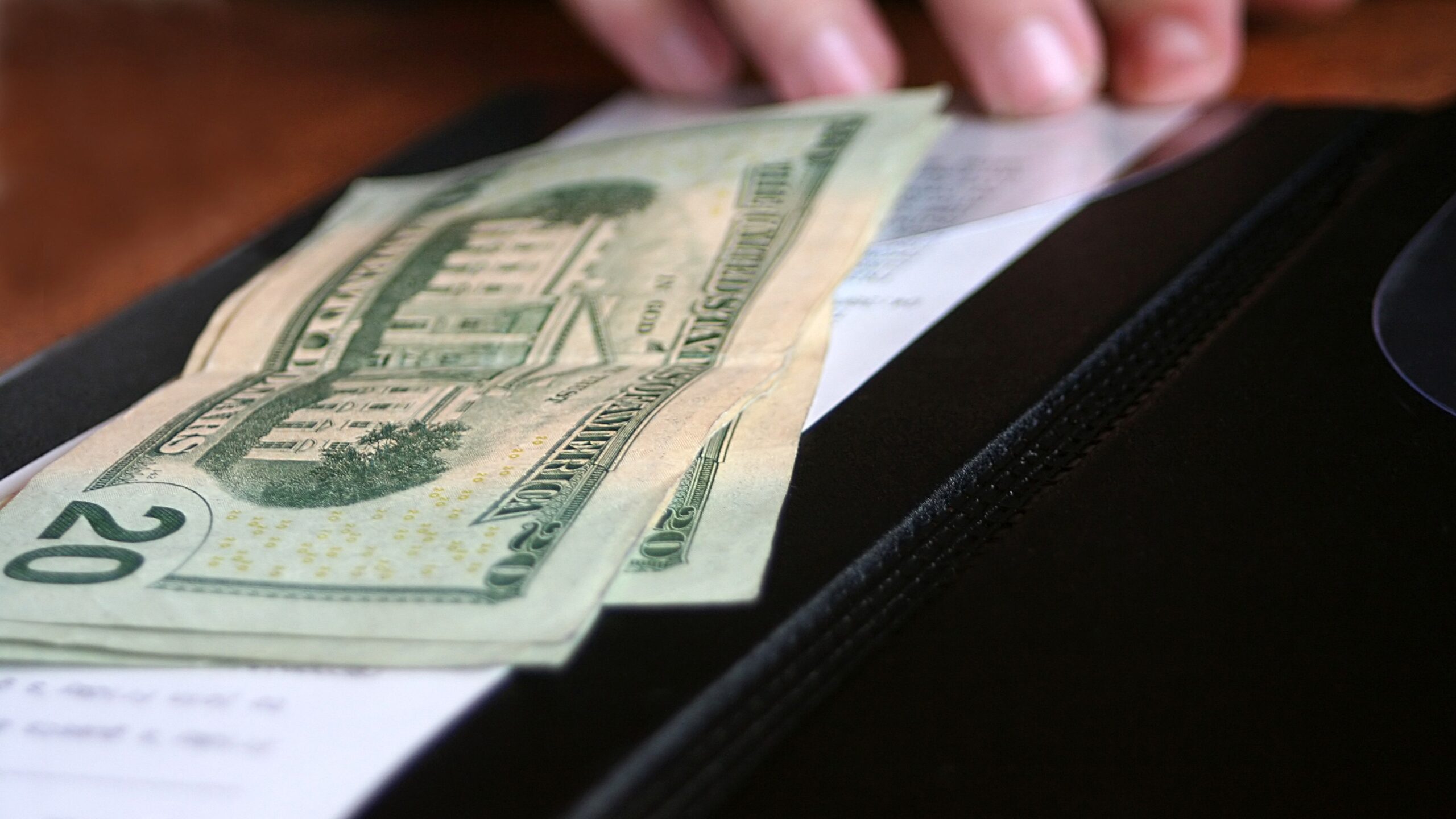 Paying restaurant bill