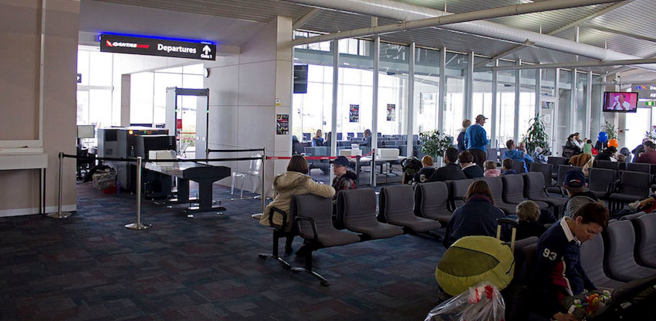 toddler-airport