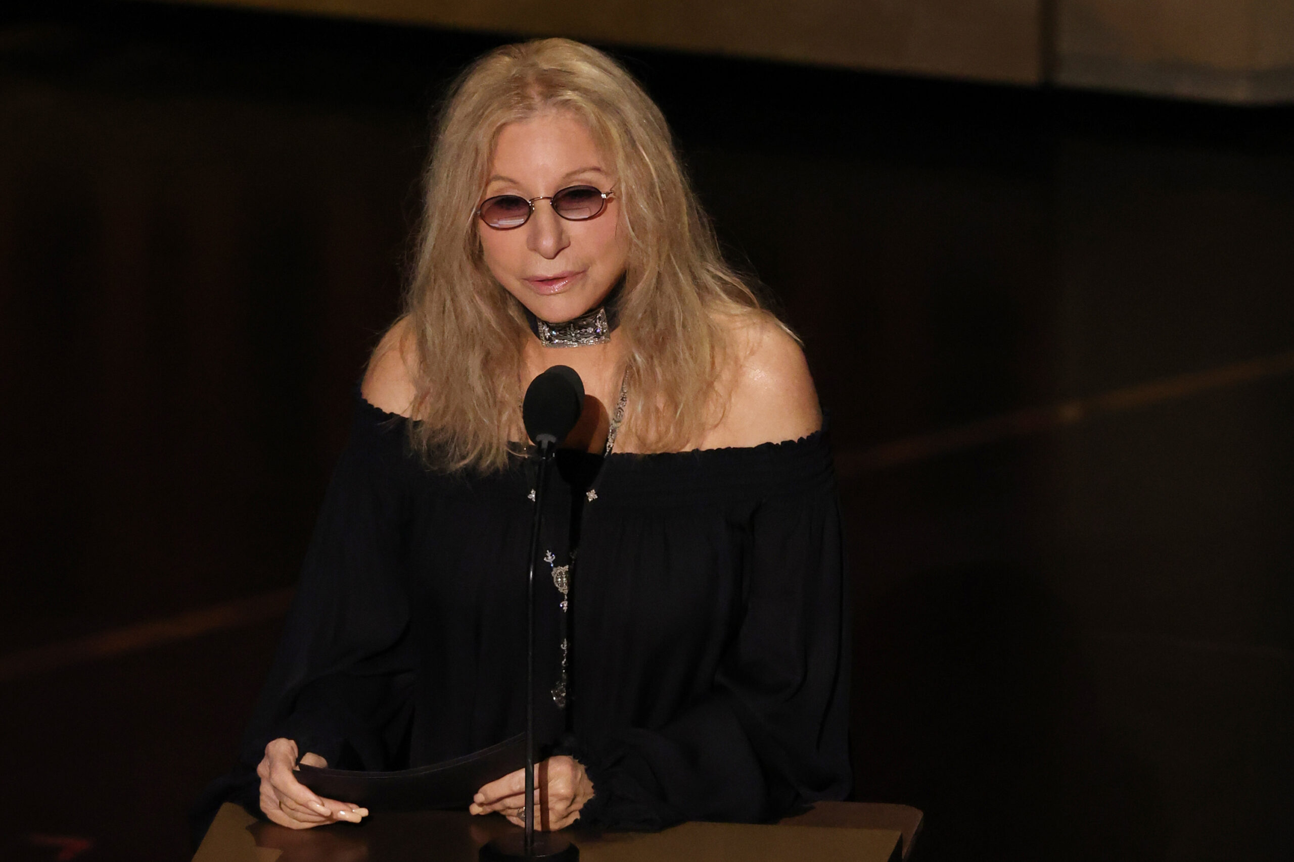 Barbra Streisand delivers a tribute to Robert Redford